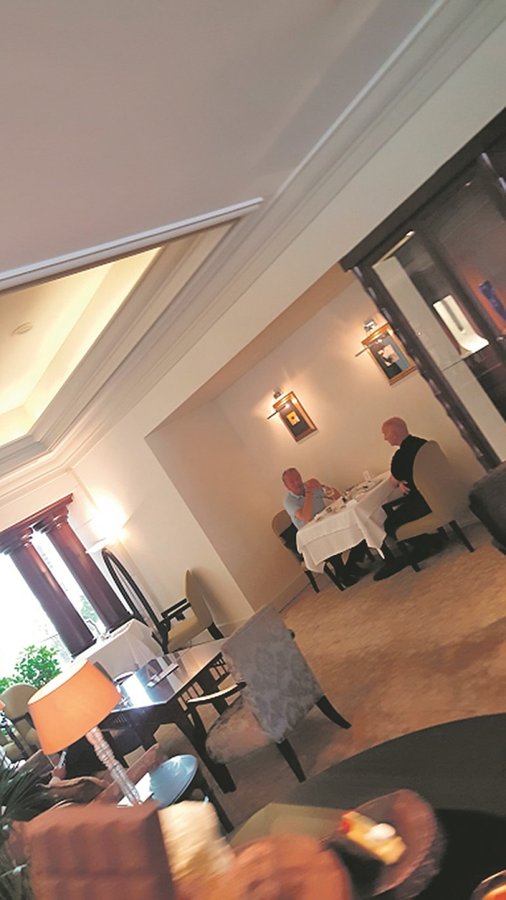 Alen Delon navalio na biftek (FOTO)