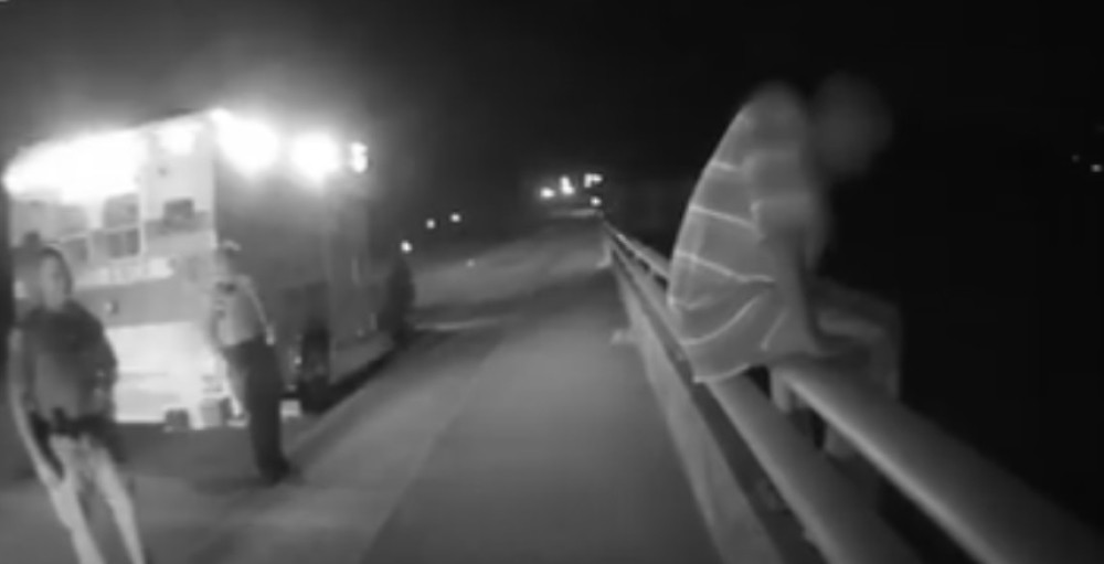 Muškarac zbog fudbala odustao od samoubistva (VIDEO)