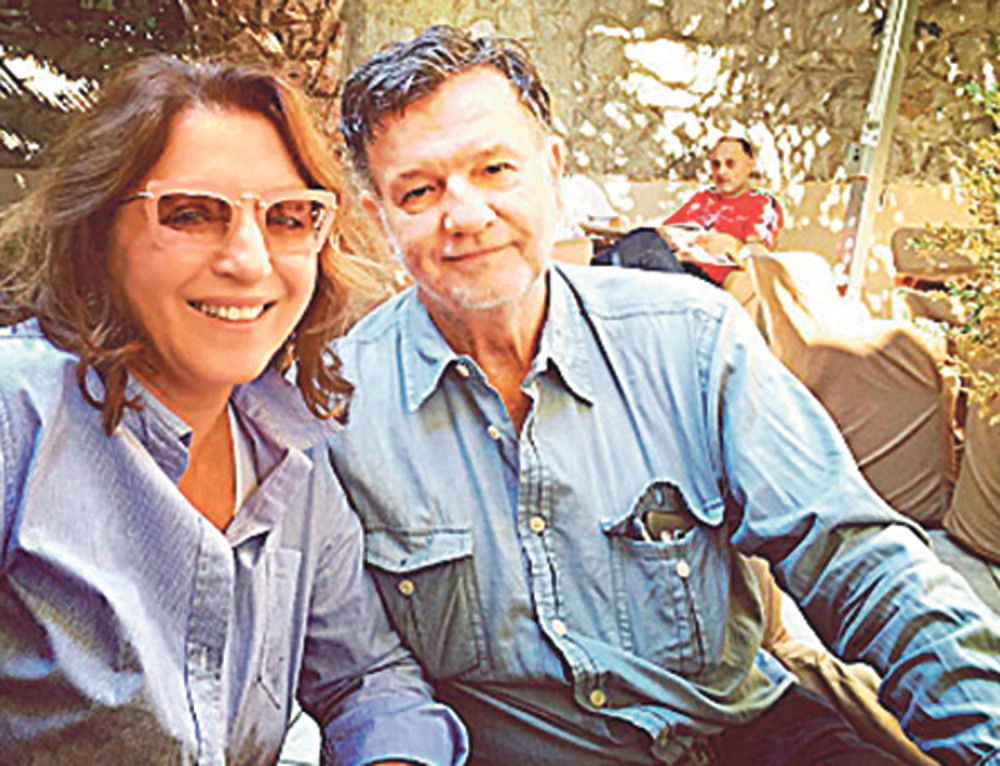 Mirjana u Crnoj Gori uživa sa rediteljem