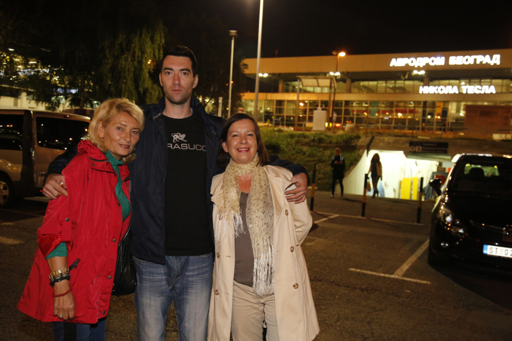 Ćerka Tome Zdravkovića stigla u Beograd!