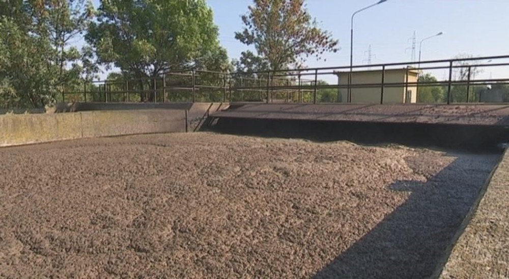 Nafta ispuštena u kanalizaciju, zagađivač nepoznat