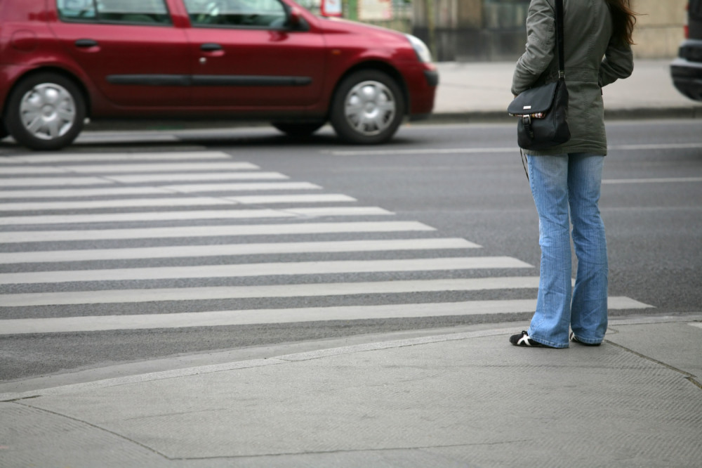 Oborio ženu na pešačkom