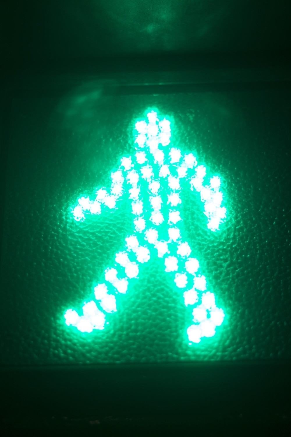 Drugarice prošle na crveno, ona čekala zeleno i udario ju je automobil