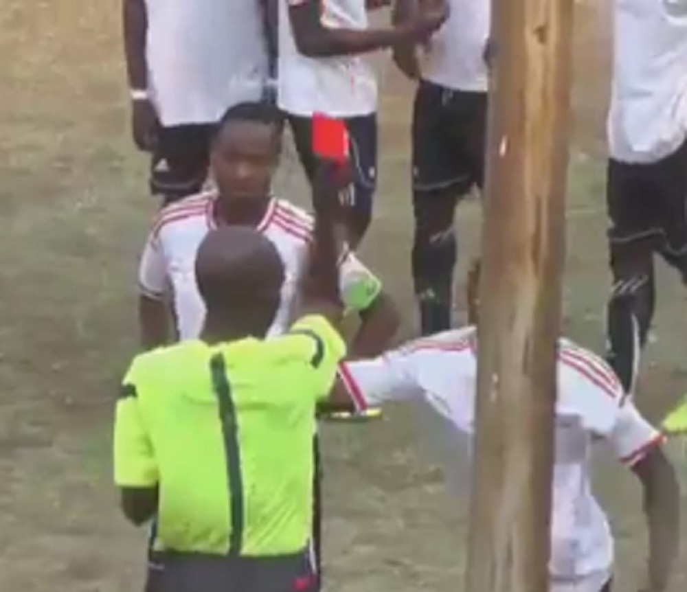 Igrač napao sudiju, ovaj mu uzvratio šibanje (VIDEO)