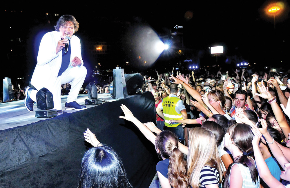 Čola pevao Milu za 100.000 evra!