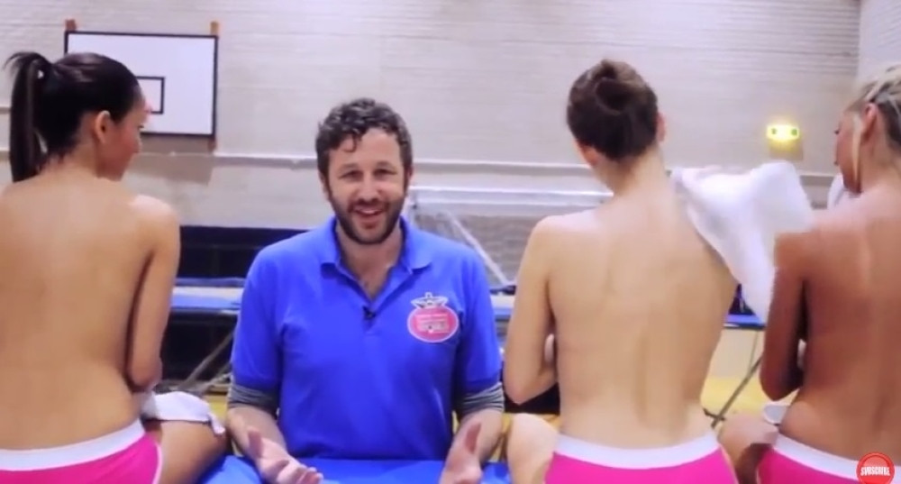 Ovaj momak ima najbolji posao na svetu (VIDEO)