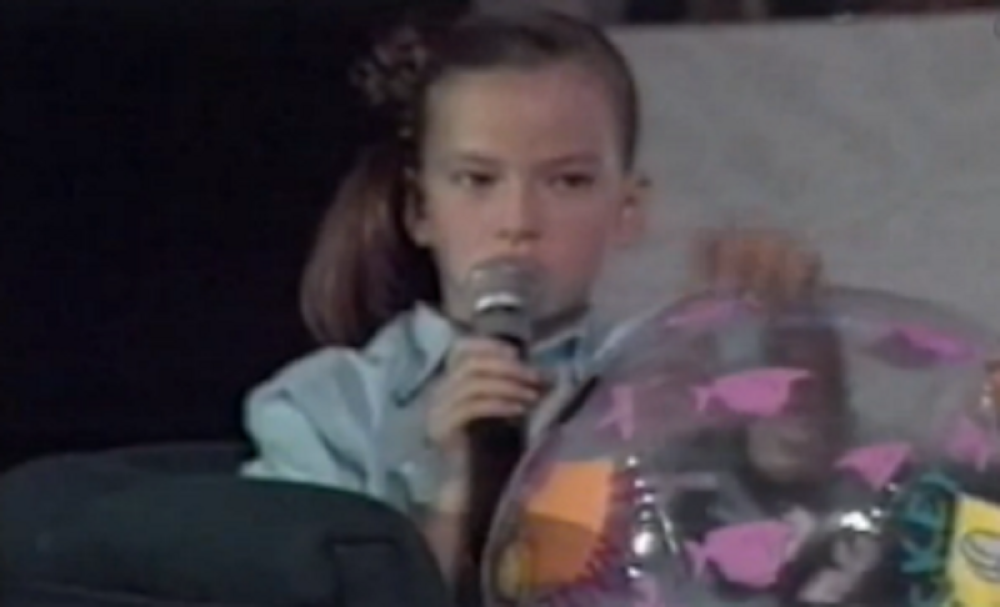 Ona je danas u vezi sa popularnim frajerom (VIDEO)