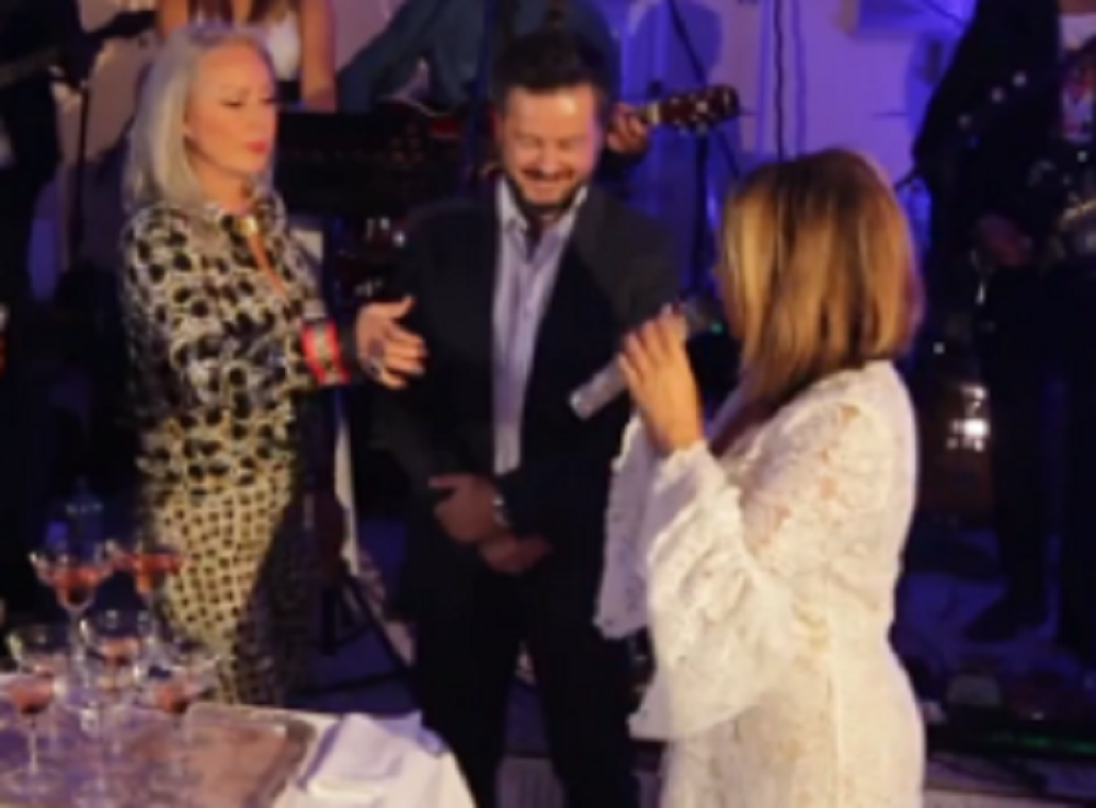 Brena otela Nedi mikrofon na promociji (VIDEO)