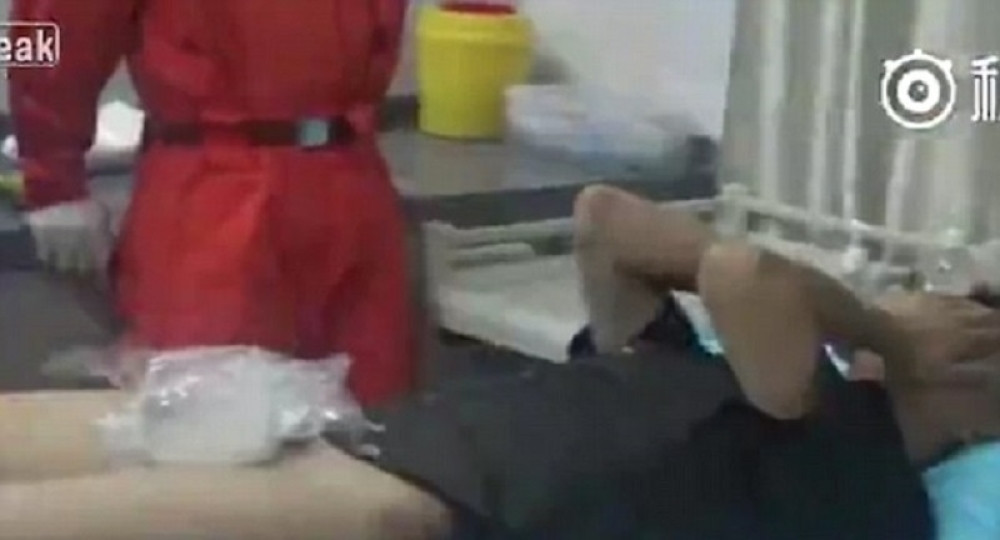 Zaglavio mu se prsten na penisu! (VIDEO)