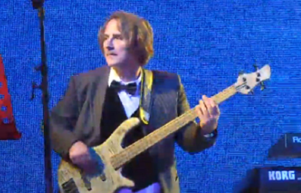 Kad Mitrović zasvira svi padaju u trans (VIDEO)