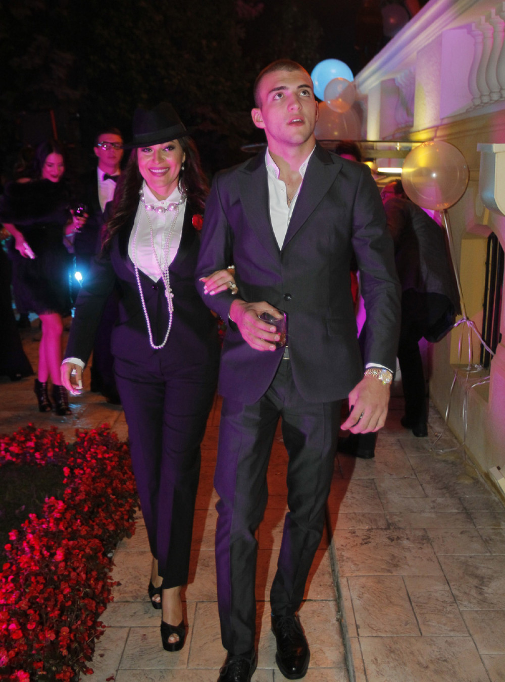 Moju majku napadaju preko mene