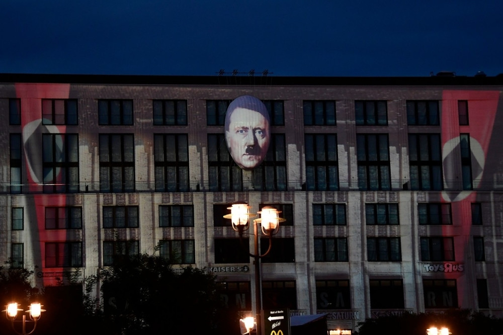 Hitler uznemirio Nemce! (FOTO)