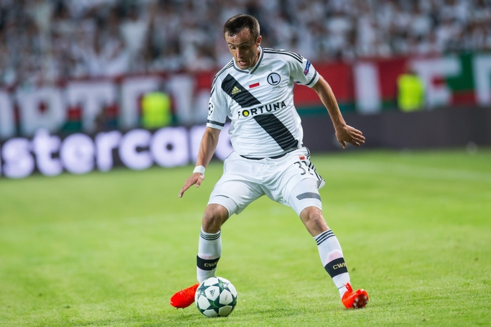 Preko 300 nastupa, legenda kluba, a oni ga ne puštaju DA SE OPROSTI! Suvišan je