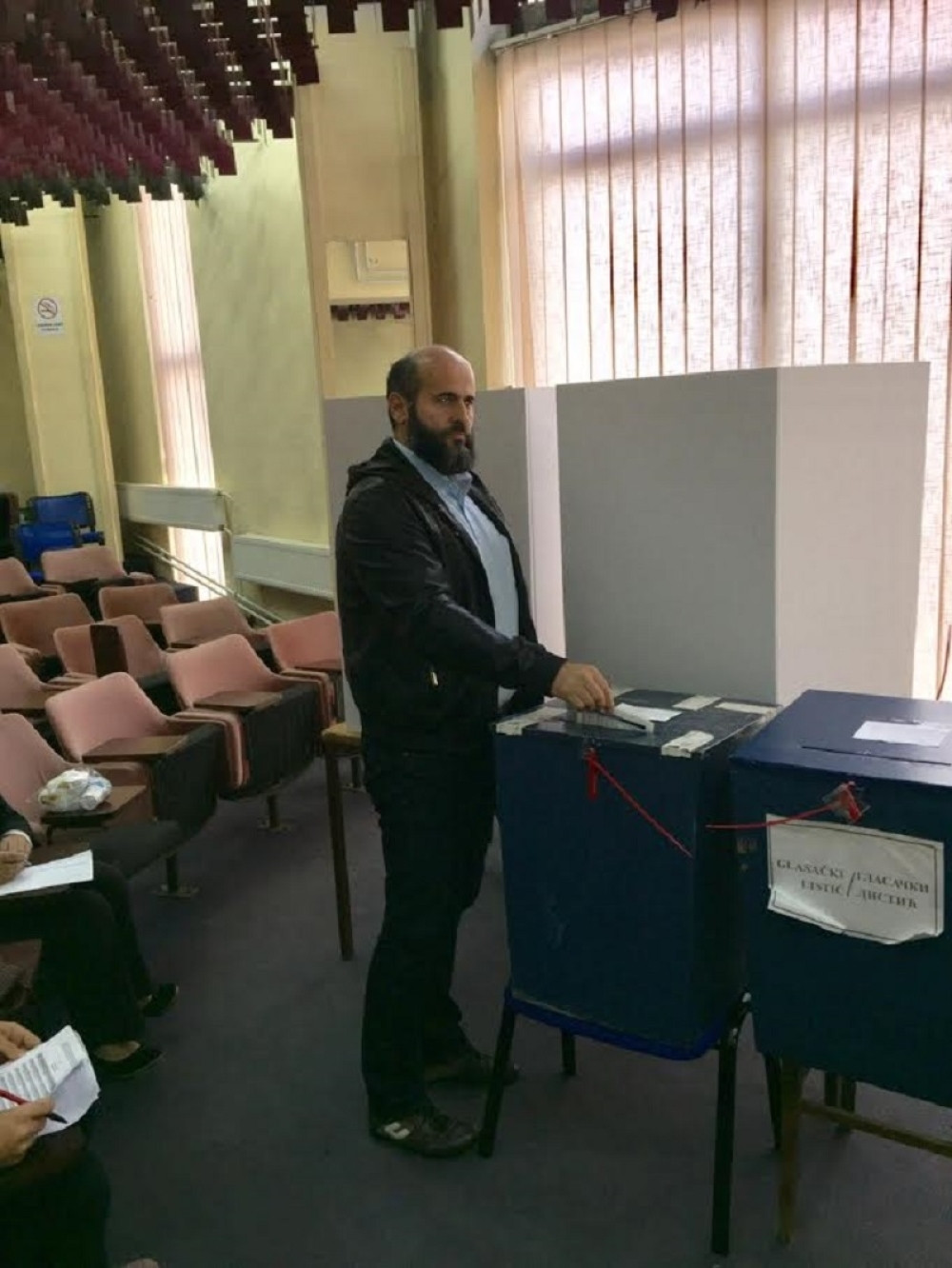 Muamer Zukorlić glasao u Srebrenici! (FOTO)