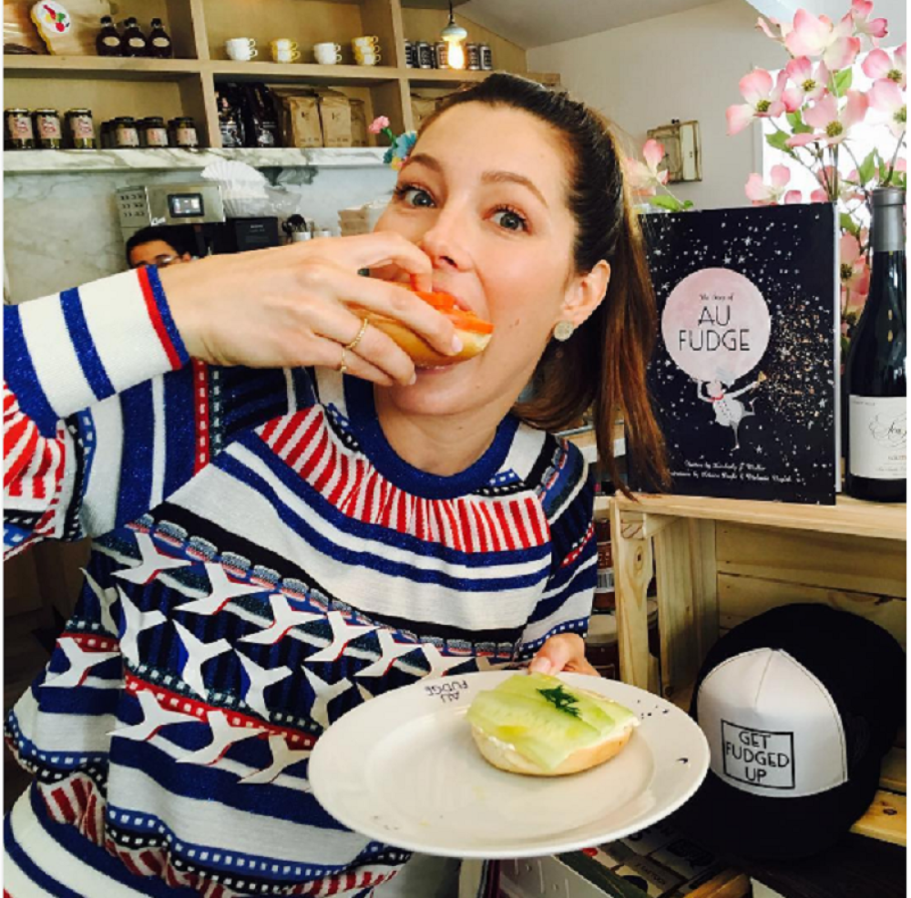 Obožavam da jedem pod tušem