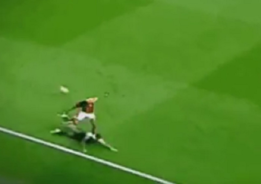 Tošić u krvi posle klizećeg starta (FOTO+VIDEO)