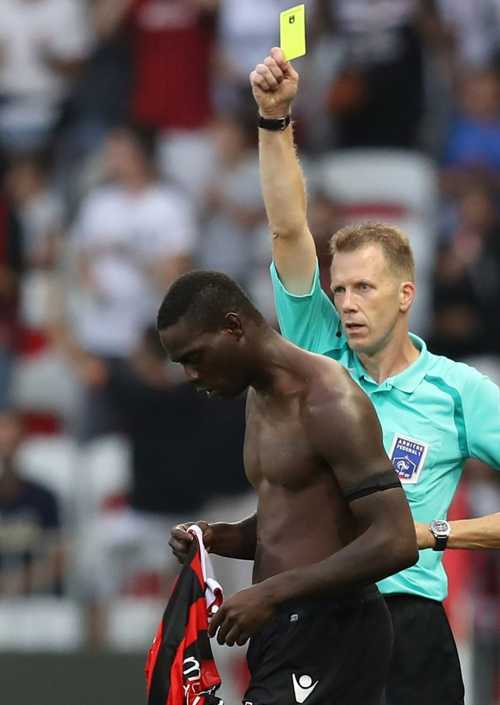 Golčina za pobedu, pa dva žuta za pet minuta (VIDEO)