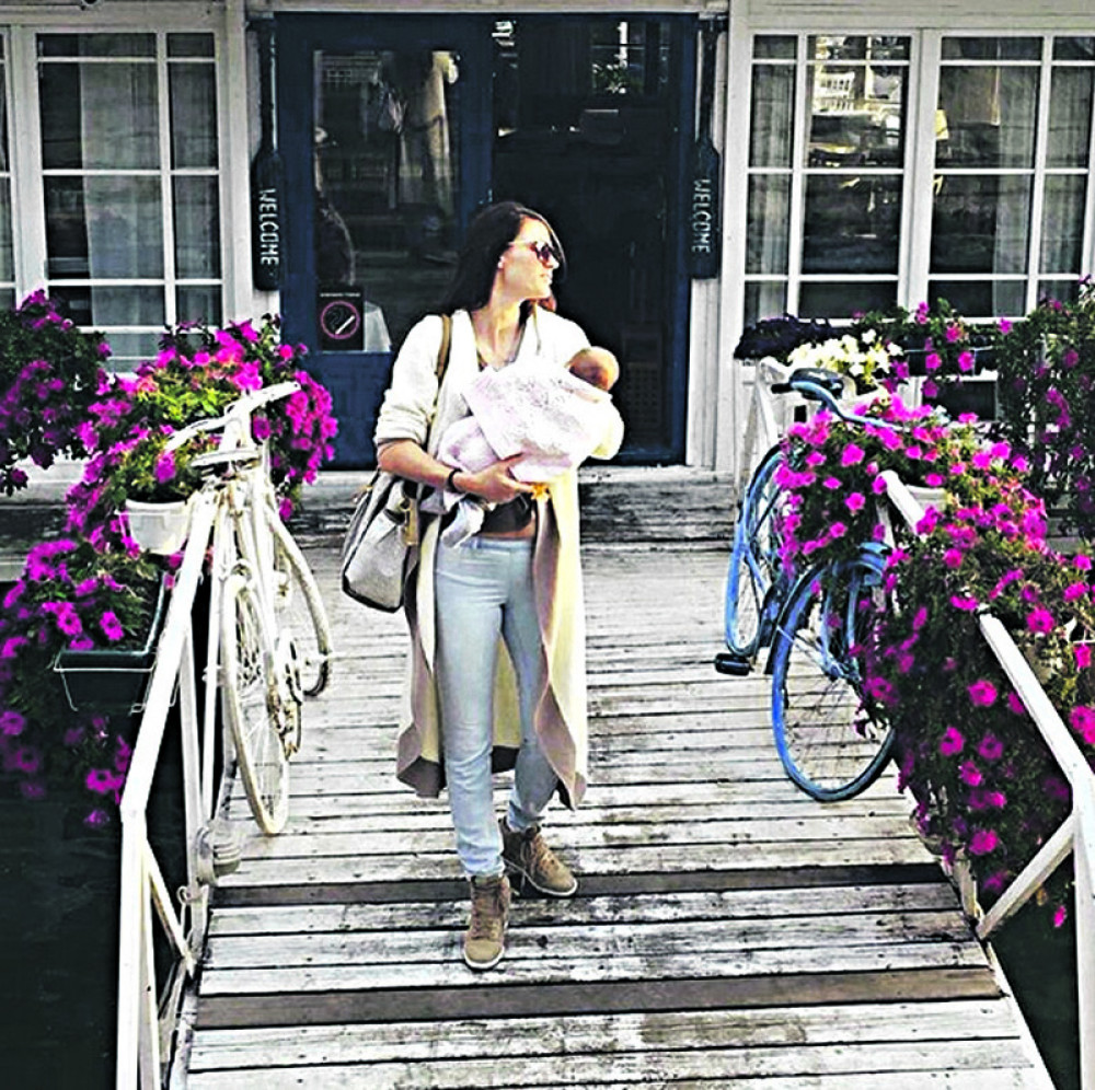 Bojana izvela ćerkicu na splav!