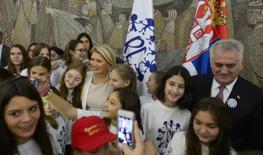 NIkolić primio decu iz 17 država Evrope