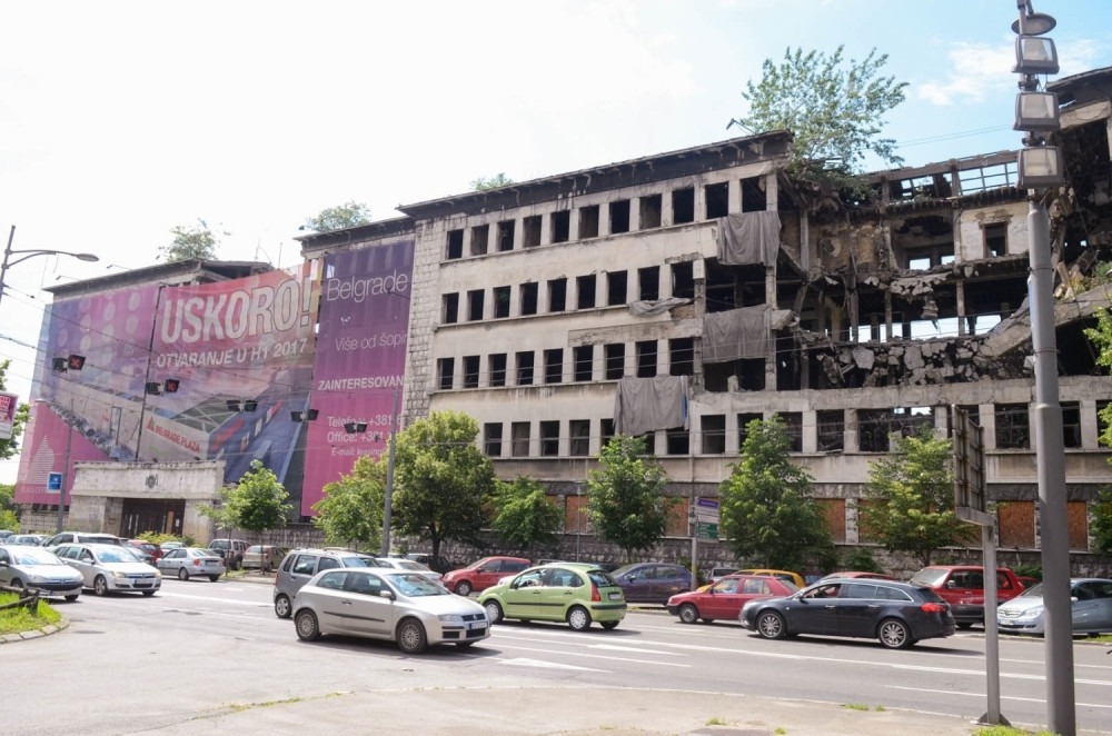 Počelo rušenje zgrade MUP-a