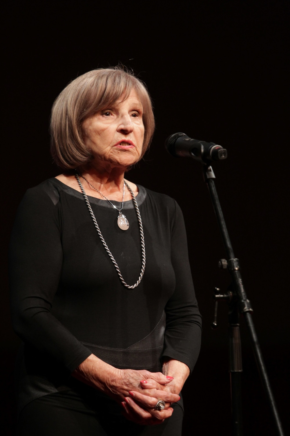 Lekari se bore za život Mire Banjac!