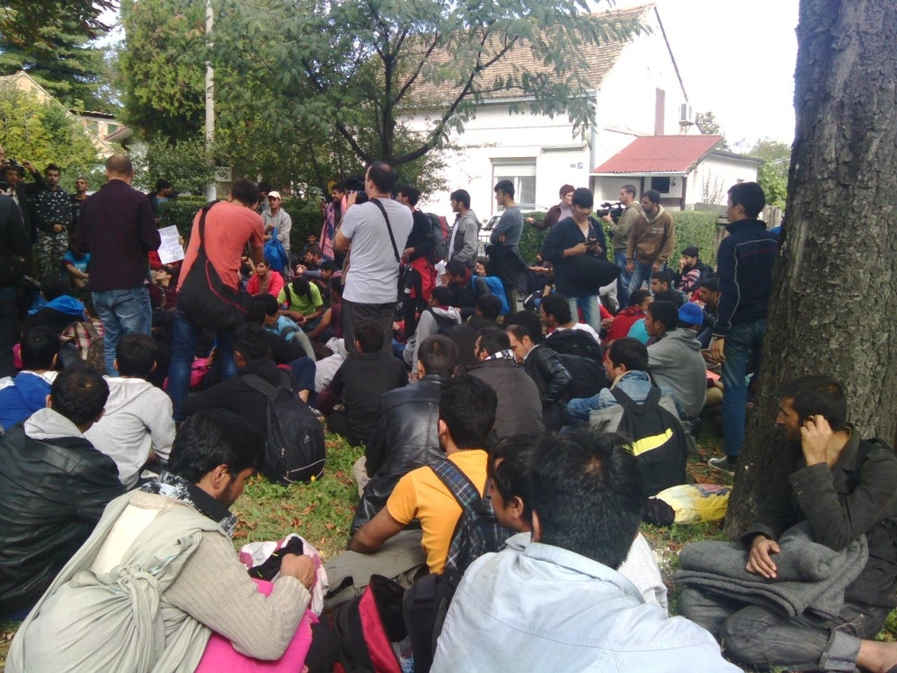 Migranti noće u Inđiji! (FOTO+VIDEO)