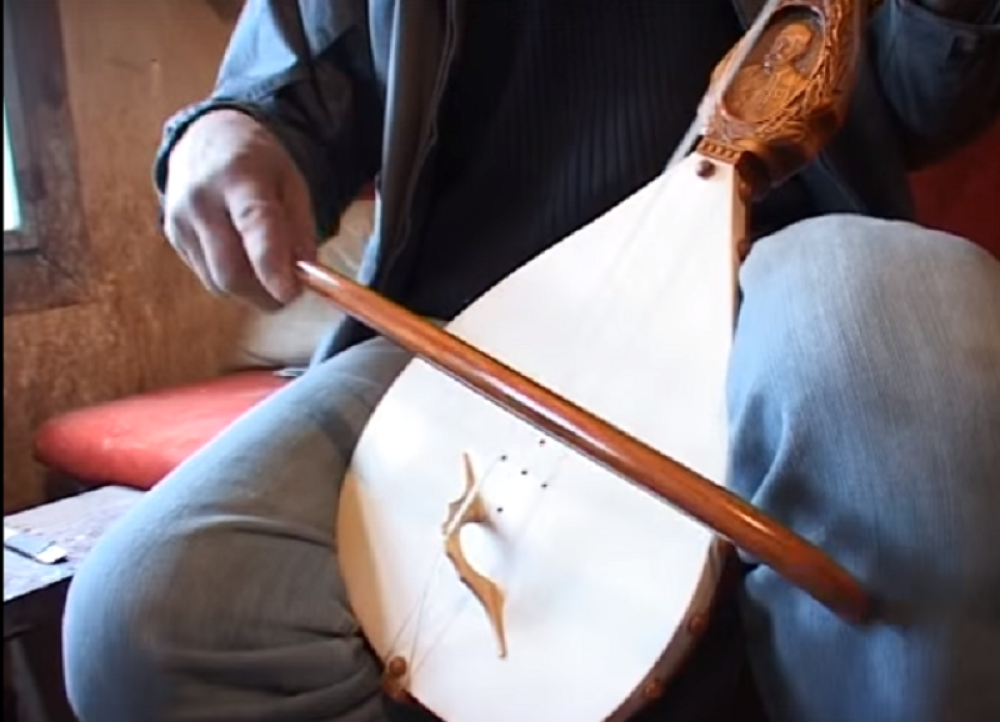 Albanci bi da upišu gusle kao svoje u UNESKO?