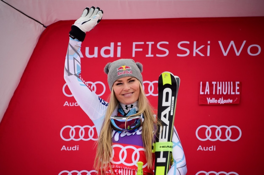 Lindzi Von pokazala slomljenu ruku posle operacije (FOTO)