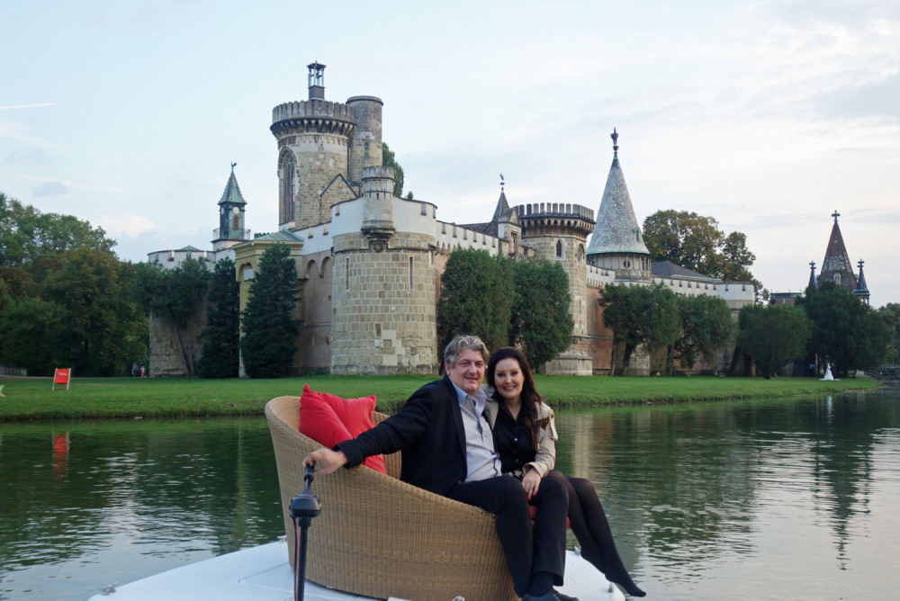 Dragana Mirković izgubila tlo pod nogama kada joj je muž priredio iznenađenje: Koštalo je Boga oca! (FOTO)