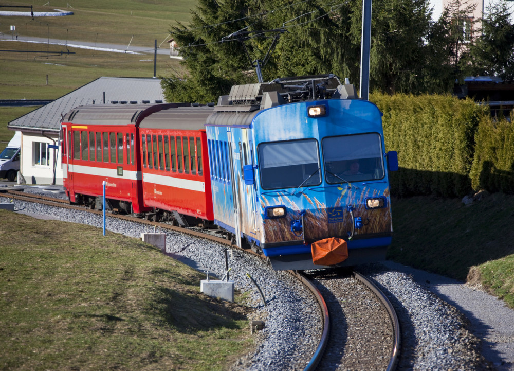Voz iskočio iz šina, povređen mašinovođa