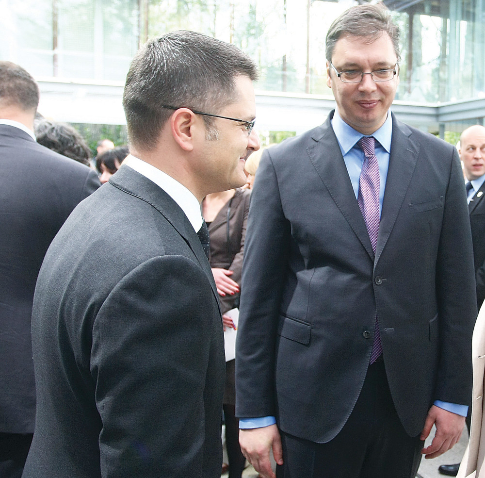 Vučić: Jeremić je postao baba gatara!