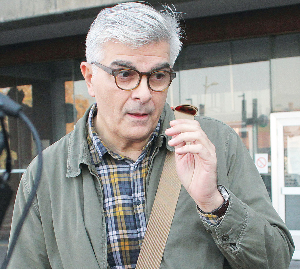 Krle bljuje po Tomi i Đuriću