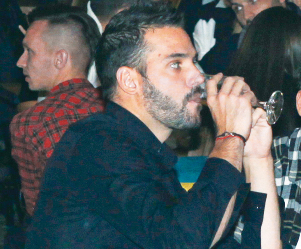 Filip cirkao bez devojke