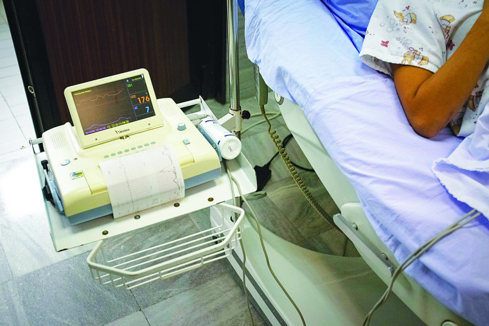 Porodilja ne zna ni ko je otac, a u bolnicu joj doneli sendvič pun droge