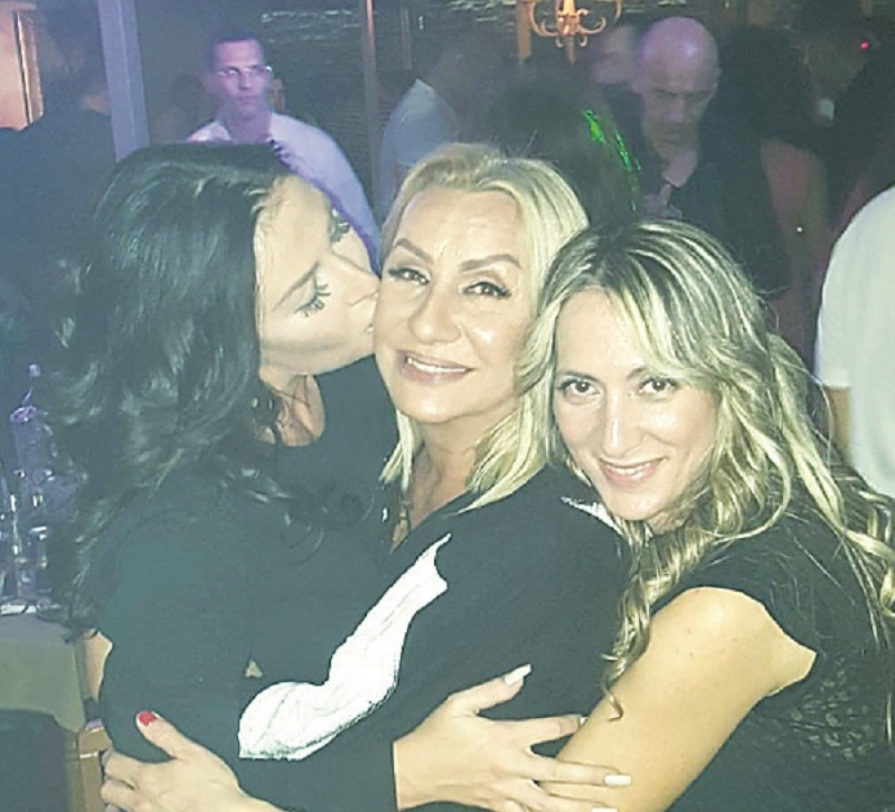 Baka Vesna krenula u provod