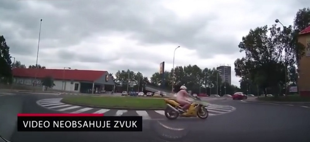 Gologuzi bajker (VIDEO)