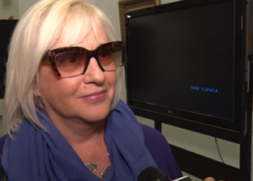 Popularna voditeljka u FBI misiji (VIDEO)