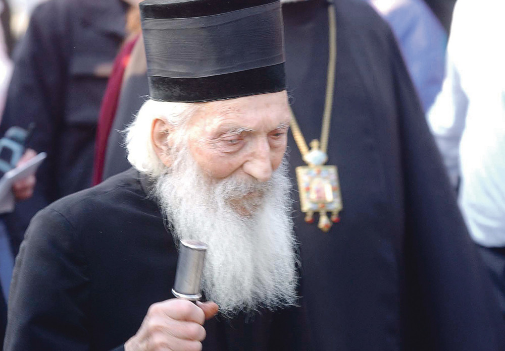 Albanski lekari hteli Srpkinji da izvade bebu, a kada je to čuo patrijarh Pavle odmah tražio da je nađu