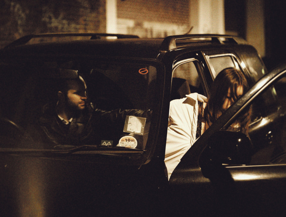 Silovao je dok joj je pretio bombom