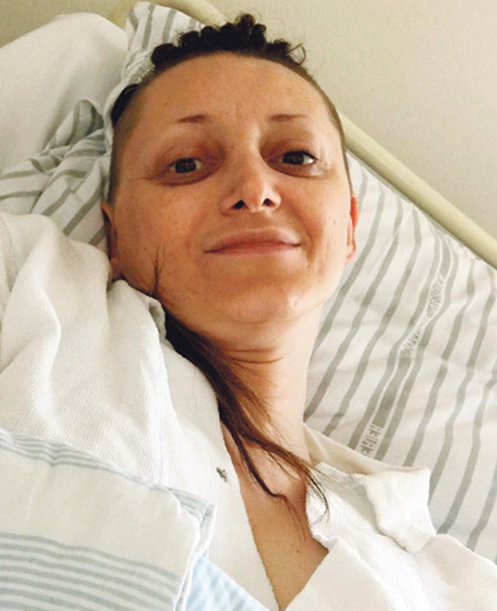 UPOZORAVAJUĆI SIMPTOMI: Dona Ares je preminula od kancera, a ovo su prvi znaci opake bolesti!