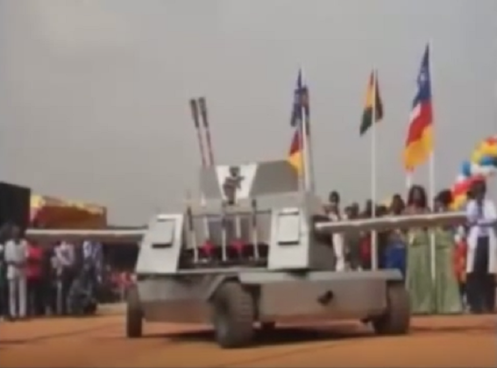 Gana napravila tenk, smešnije ne može! (VIDEO)