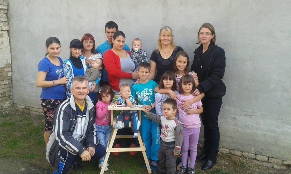 Stolar Mile napravio 700. stolicu za posebnu porodicu