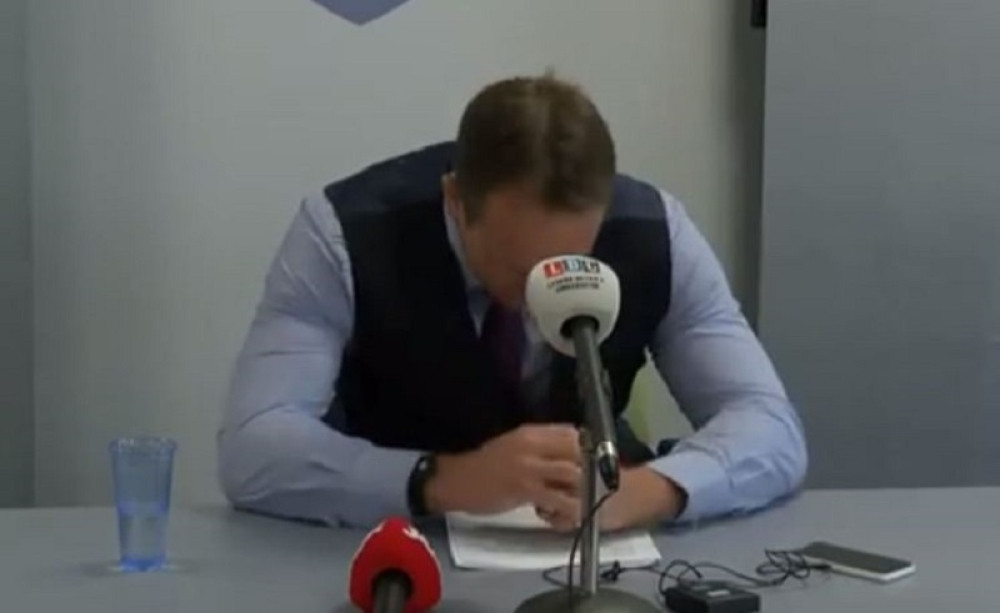 Inspektor poziva majku bebe da dođe na sahranu (VIDEO)