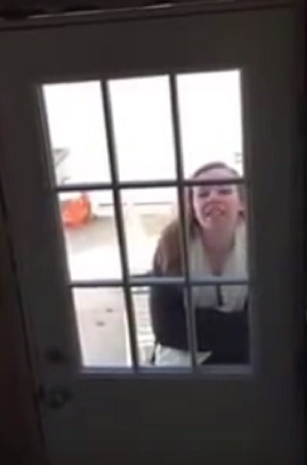 Pakleno ponašanje ostavljene devojke (VIDEO)