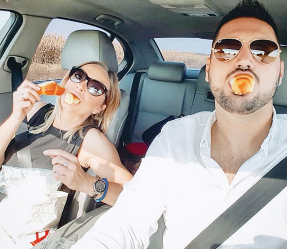 Jelena nahranila Perućicu kiflicama