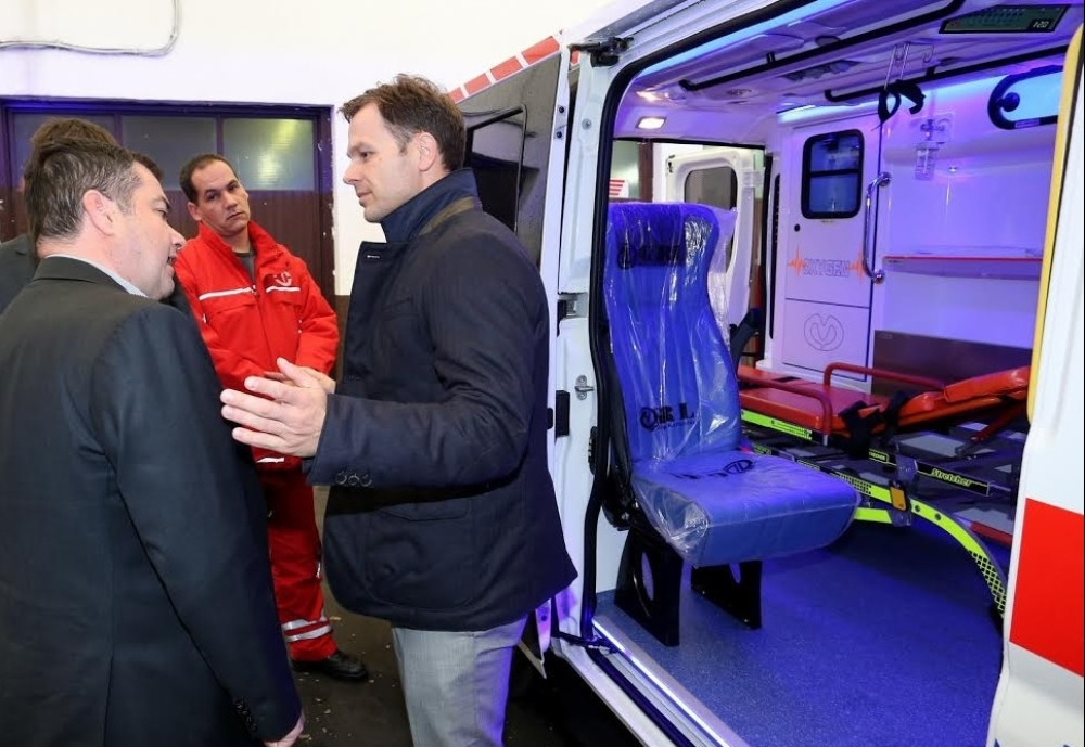 Mali uručio nova vozila Hitnoj pomoći