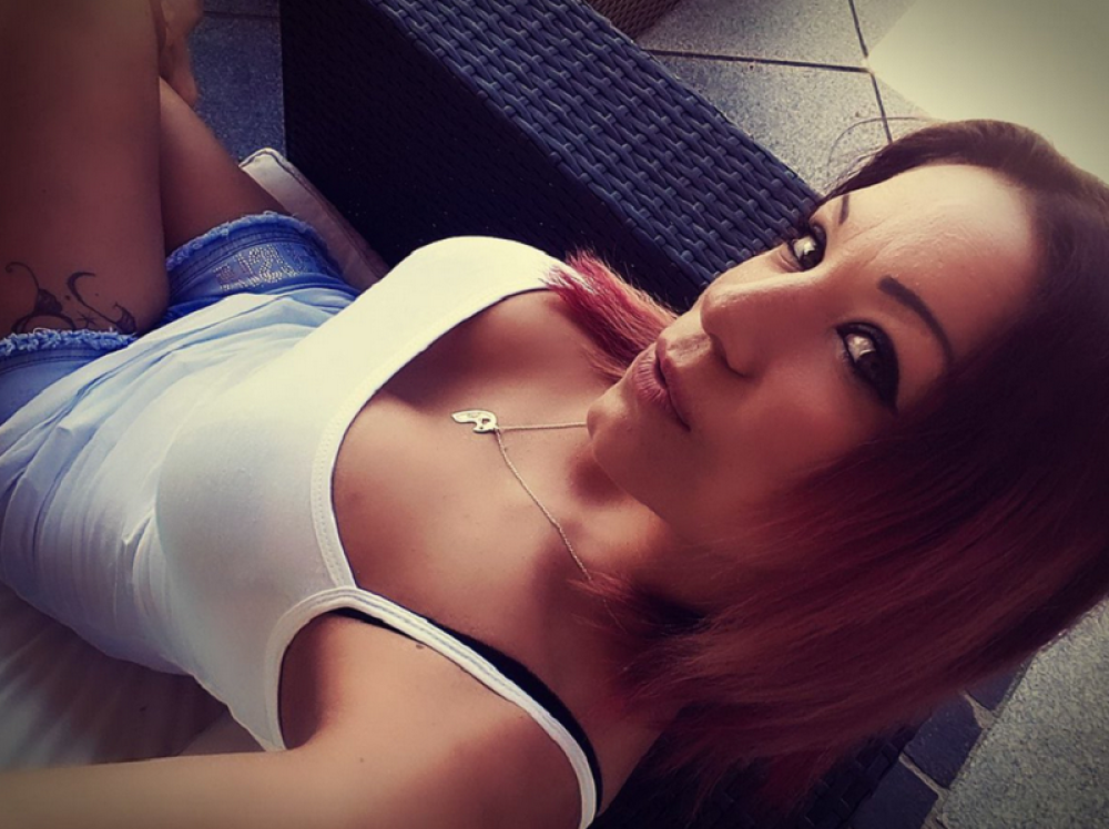 Porno zvezdi zabranili da stenje!