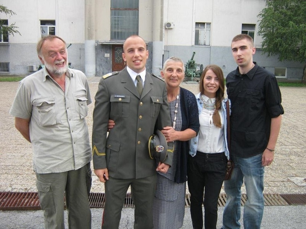 Poginuli oficir već jednom podleteo pod kamion! (FOTO)