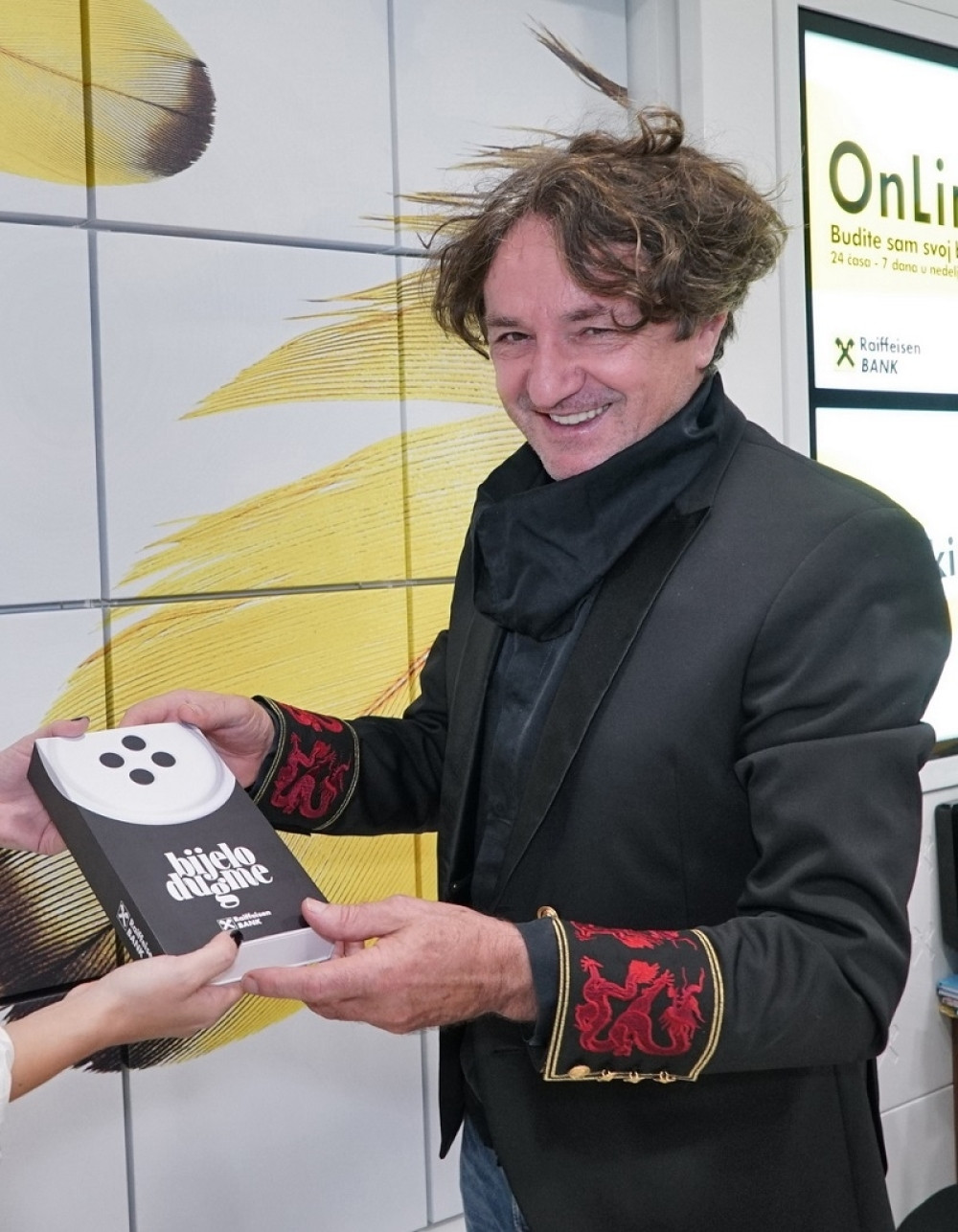 "Dugmići" dobili svoje platne kartice