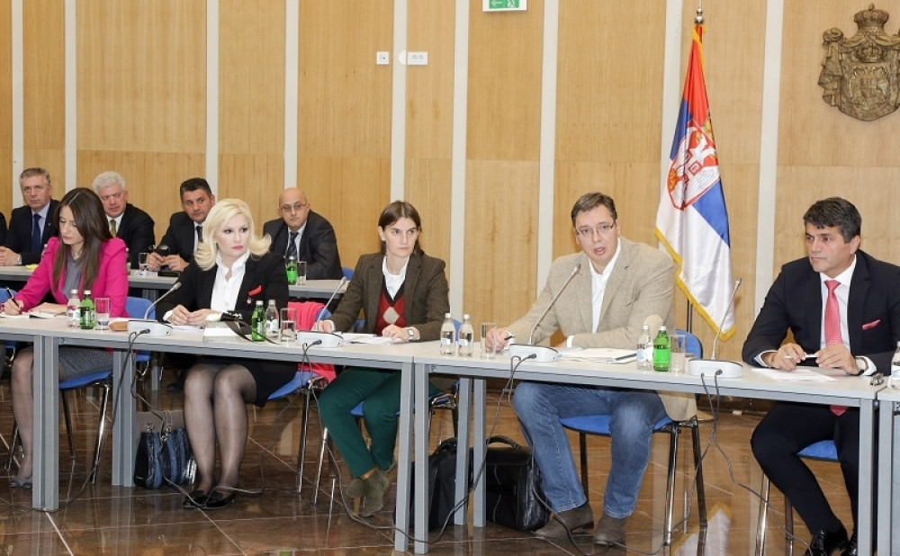 Vučić: Veće plate i penzije do Nove godine!